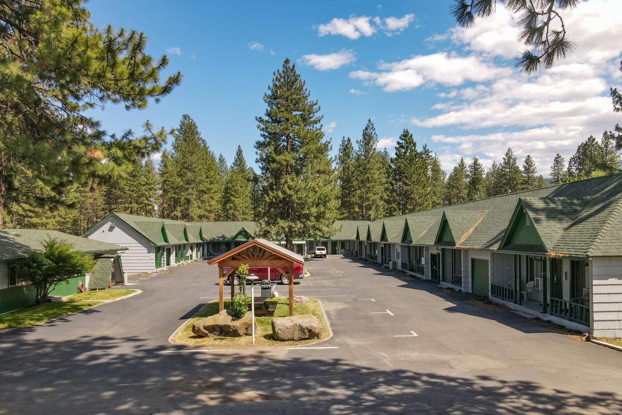 Green Gables Motel & Suites Burney Exterior photo